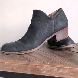 Lucky Brand women Black Leather Bootie size 9.5